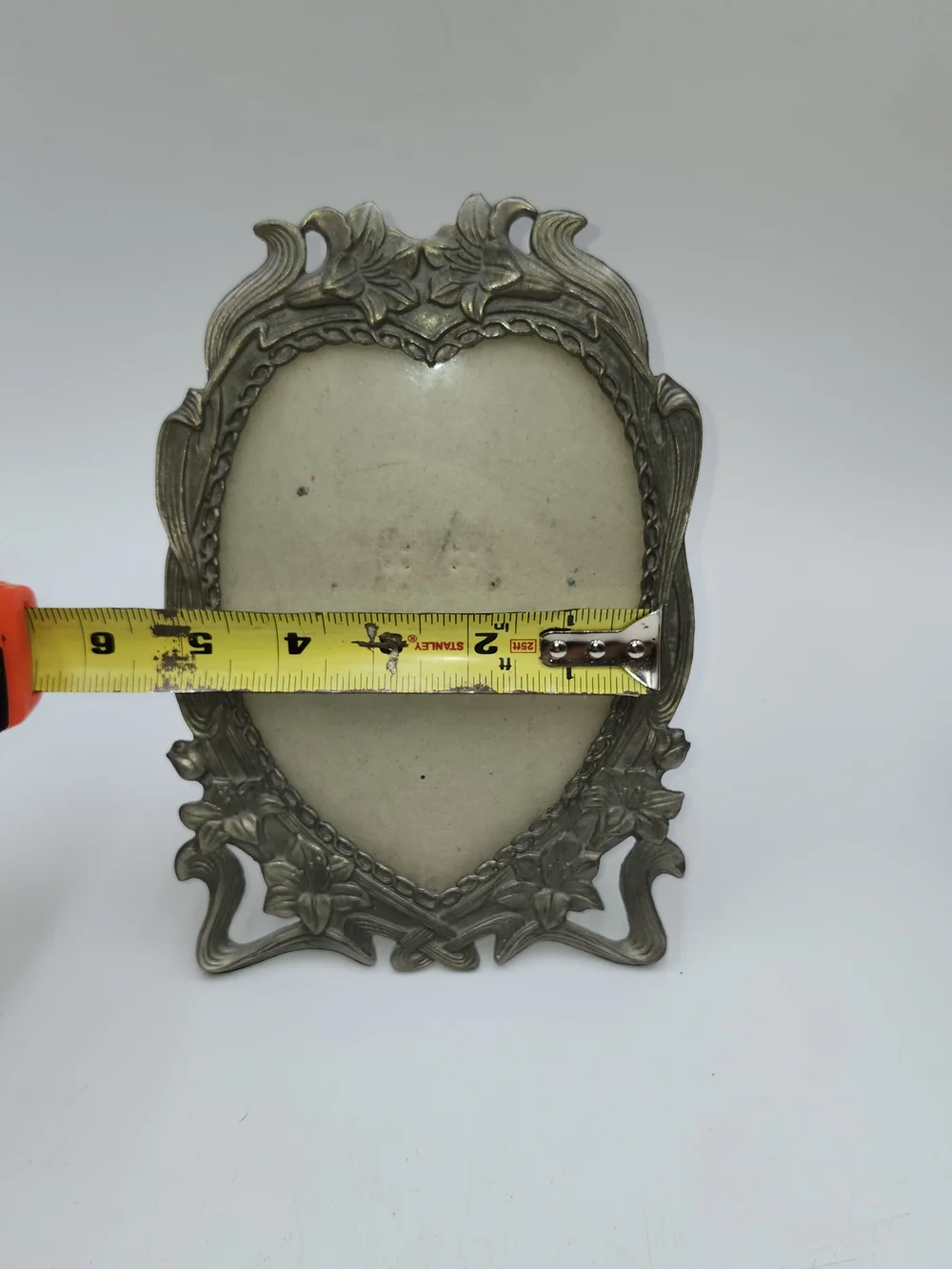 Vintage Ornate Antique-Style Silver Tone Flower Tulip Heart Picture Frame